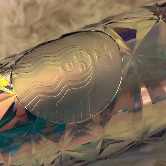 Starbucks New 2023 Holiday kalesiscope iridescent Tumbler - Picture 4 of 7